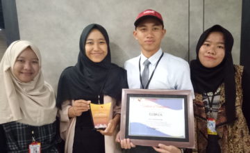 Mahasiswi Ilmu Politik Unsoed dan Tim Raih Penghargaan “Best Presentation” Dalam Kegiatan AYIE 2019